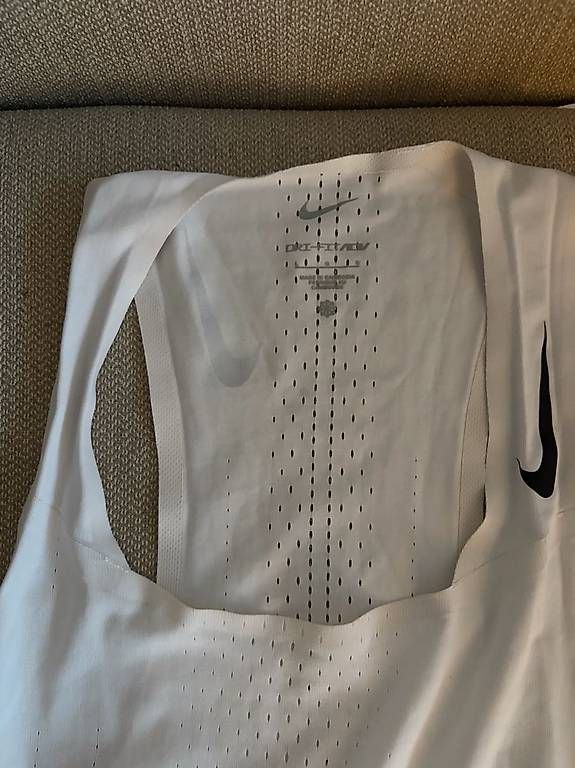 T-shirt: Nike Aeroswift Running Tank Top L – Usato da Zürich venduto da von_sj9s 1