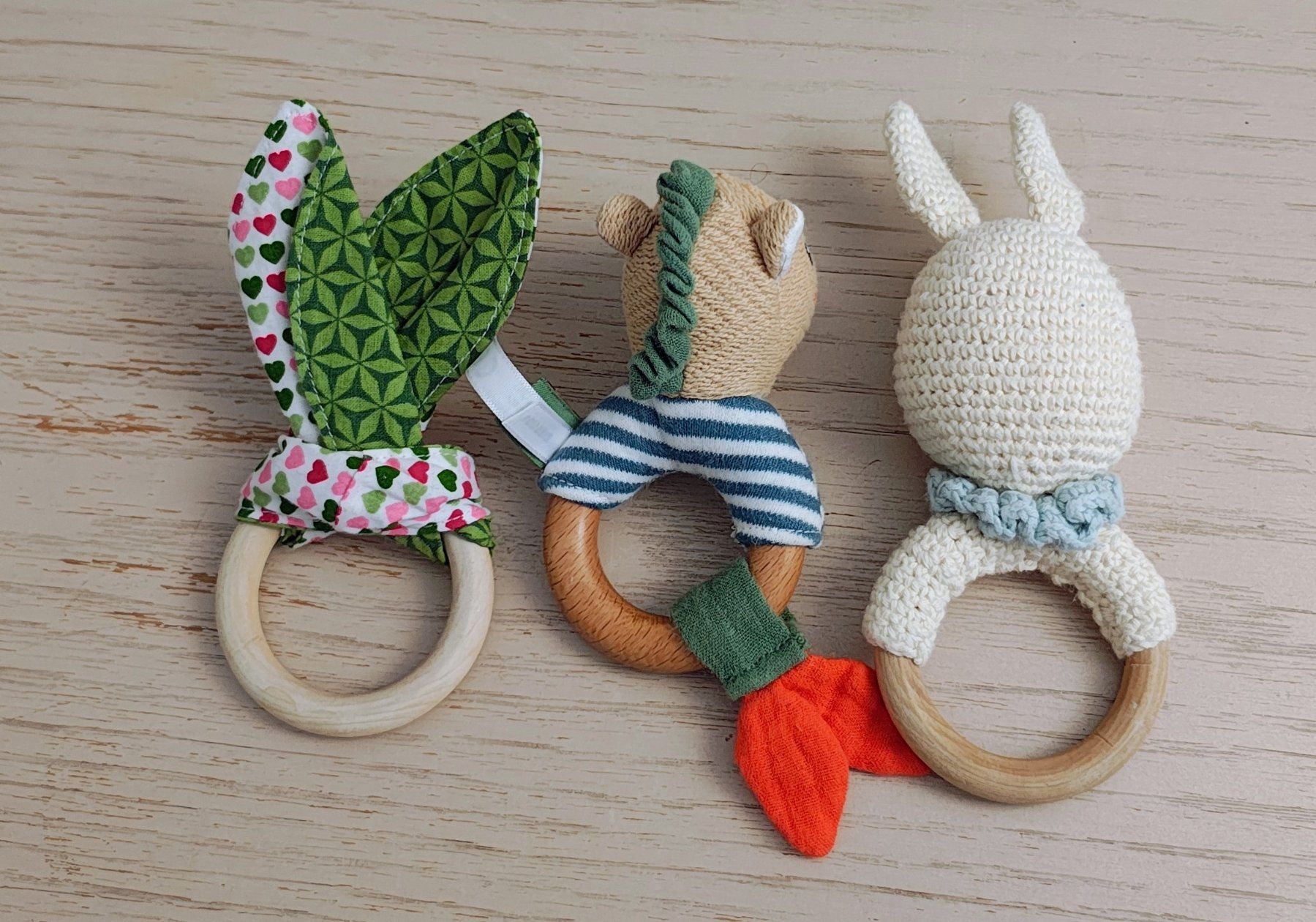 Figurines: Beissringe aus Holz – D'occasion à Bülach par Surbetone 1