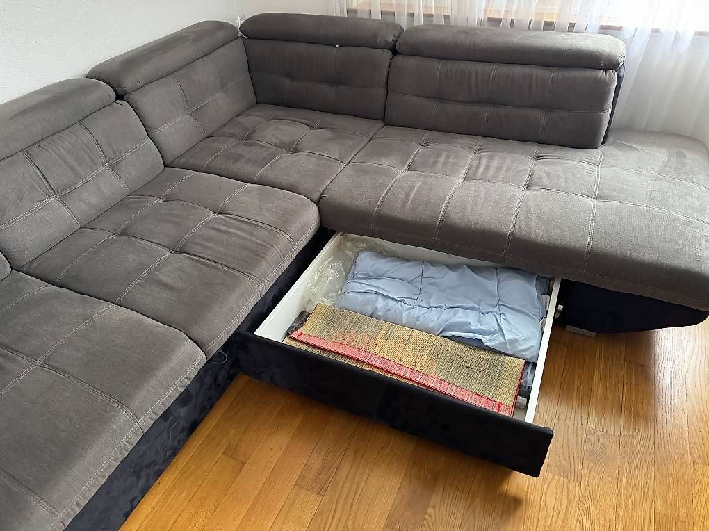 Sofas: Grosses Sofa mit Bettfunktion und Schublade – D'occasion à Bern par Sabrinathomet 2