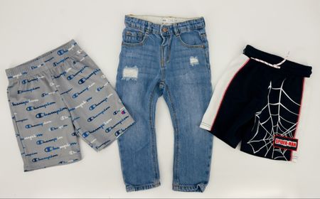 # BOY - Kleiderpaket Gr. 98/104 - ZARA/CHAMPION #