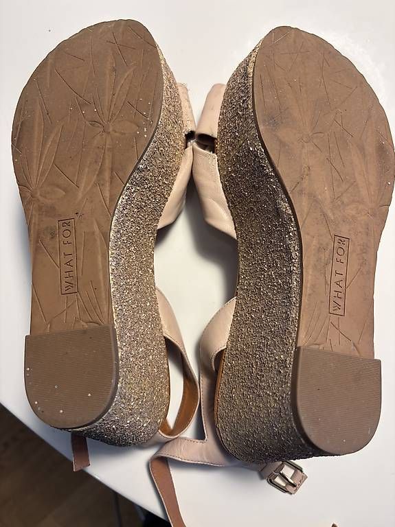 Scarpe da donna: Platteausandale – Usato da Stettlen venduto da indien11