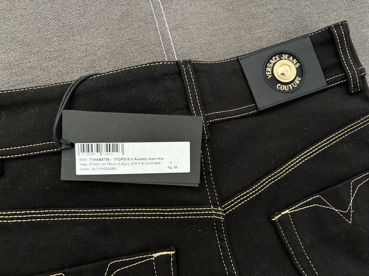 Versace Jeans: Neue Jeans von Versace Gr.26 – Nuovo e nell'imballaggio originale da Reinach AG venduto da innamac 2