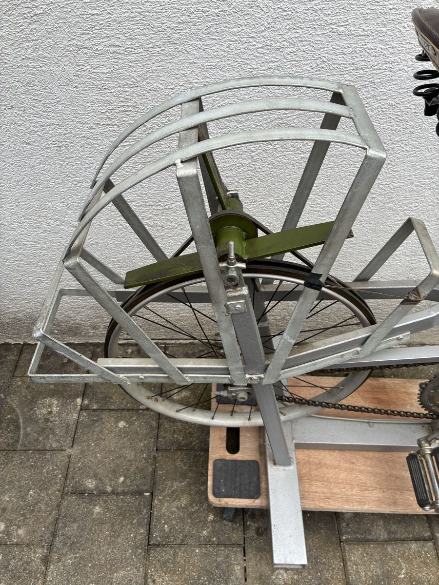 Hometrainer: Vintage Oldtimer Hometrainer mit Ventilator Velo Flipper – Difettoso da schönenwerd venduto da quartier9 1