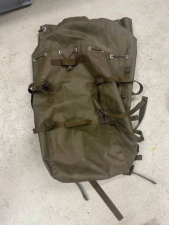 Schweizer Armee Rucksäcke: Militär Kampfrucksack – Gebraucht aus Goldach von Fox_Man 3