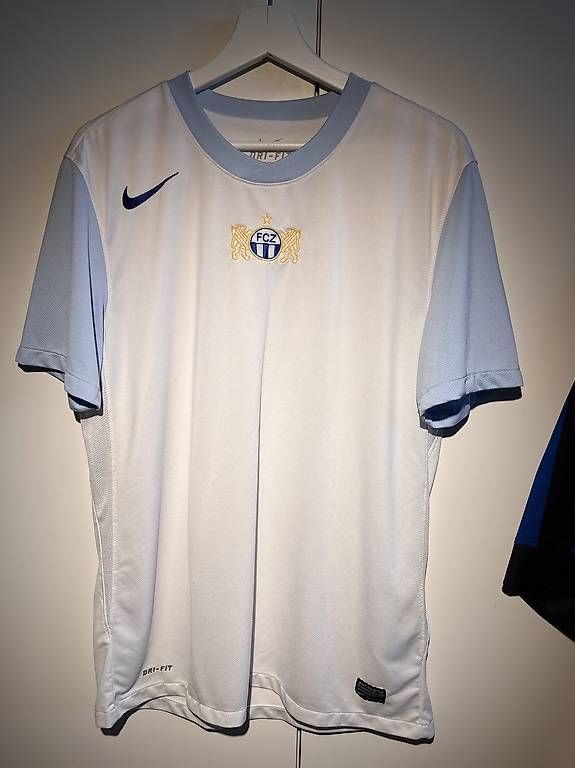 Nike Canottiere & Pantaloni: FC ZÜRICH original Trikot 2011 Large – Usato da Zürich venduto da Mark.2021
