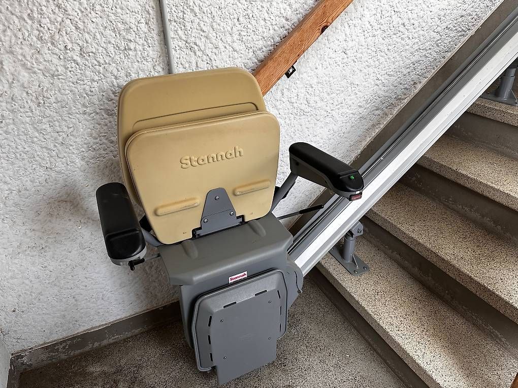 Treppen: Treppenlift für den Aussenbereich – Gebraucht aus Kappelen von amg_6bzn 4
