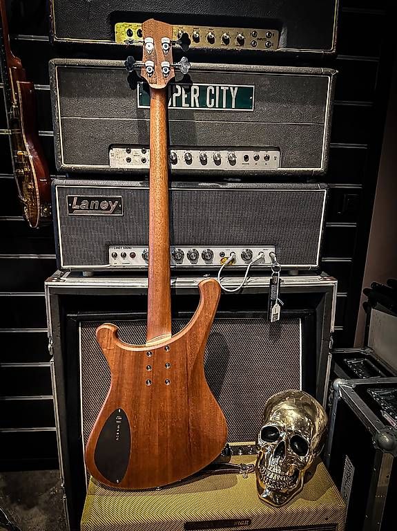 Musikinstrumente: Maben Bass by Laurent Letourneau – Neu (gemäss Beschreibung) aus Montreux von Alligator-AMPS 3