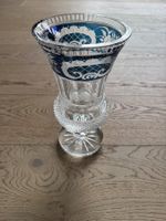 Böhmische Kristallvase mit Blumenband klar geschliffen
