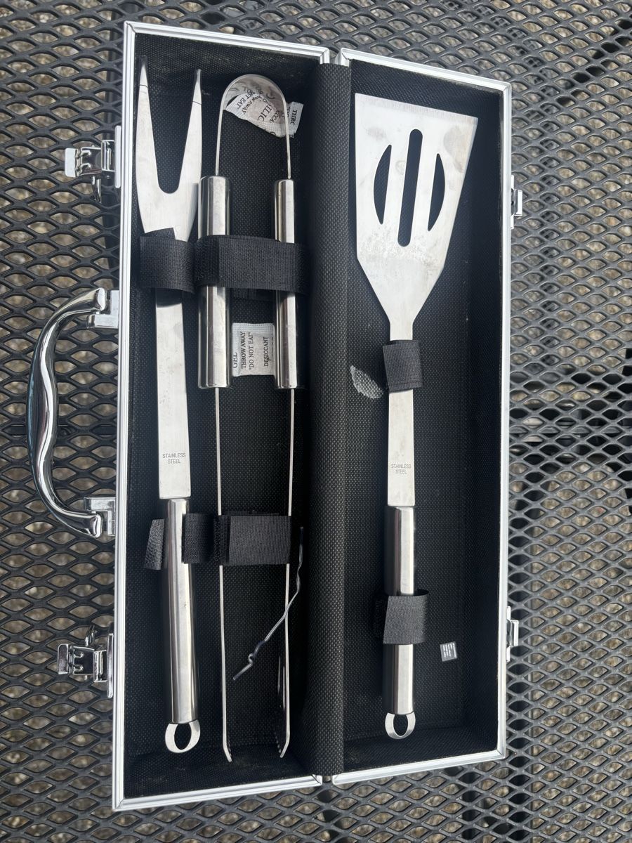Bestecksets: Accessoires pour grillade neuf  – Neu (gemäss Beschreibung) aus nods von Tozzifan