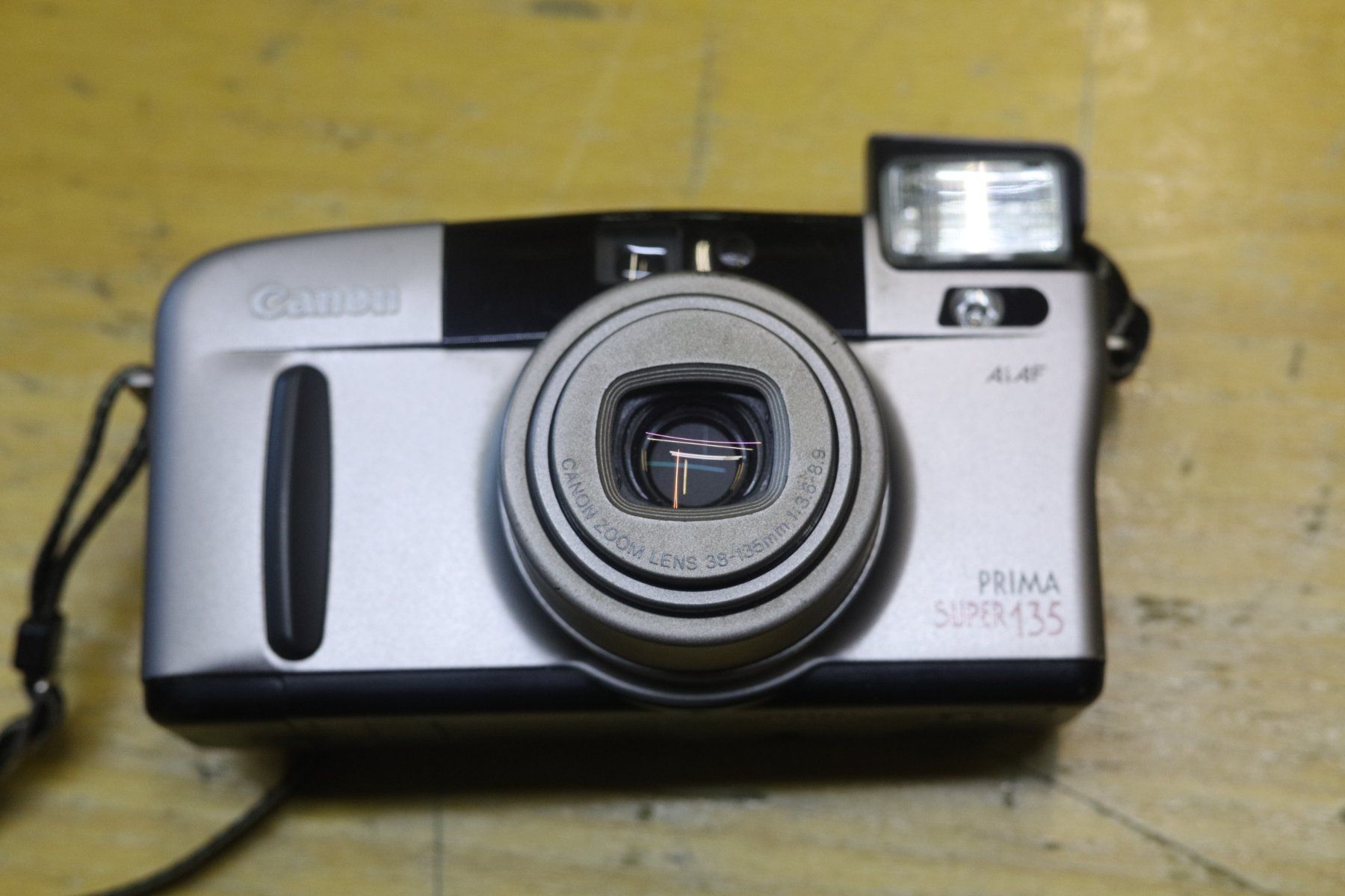 Canon Fotocamera: Canon Prima Super 135 argentique – Usato da Etagnières venduto da emmaus.electro