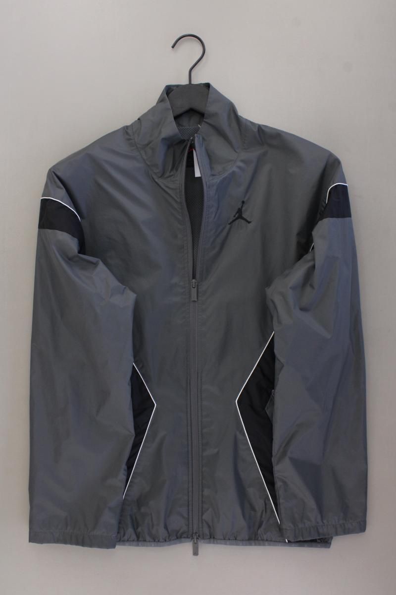 Jacken: Nike Jordan Jacke Gr. XS neuwertig grau – Neu (gemäss Beschreibung) aus Neustadt an der Waldnaab von SecondLifeFashion