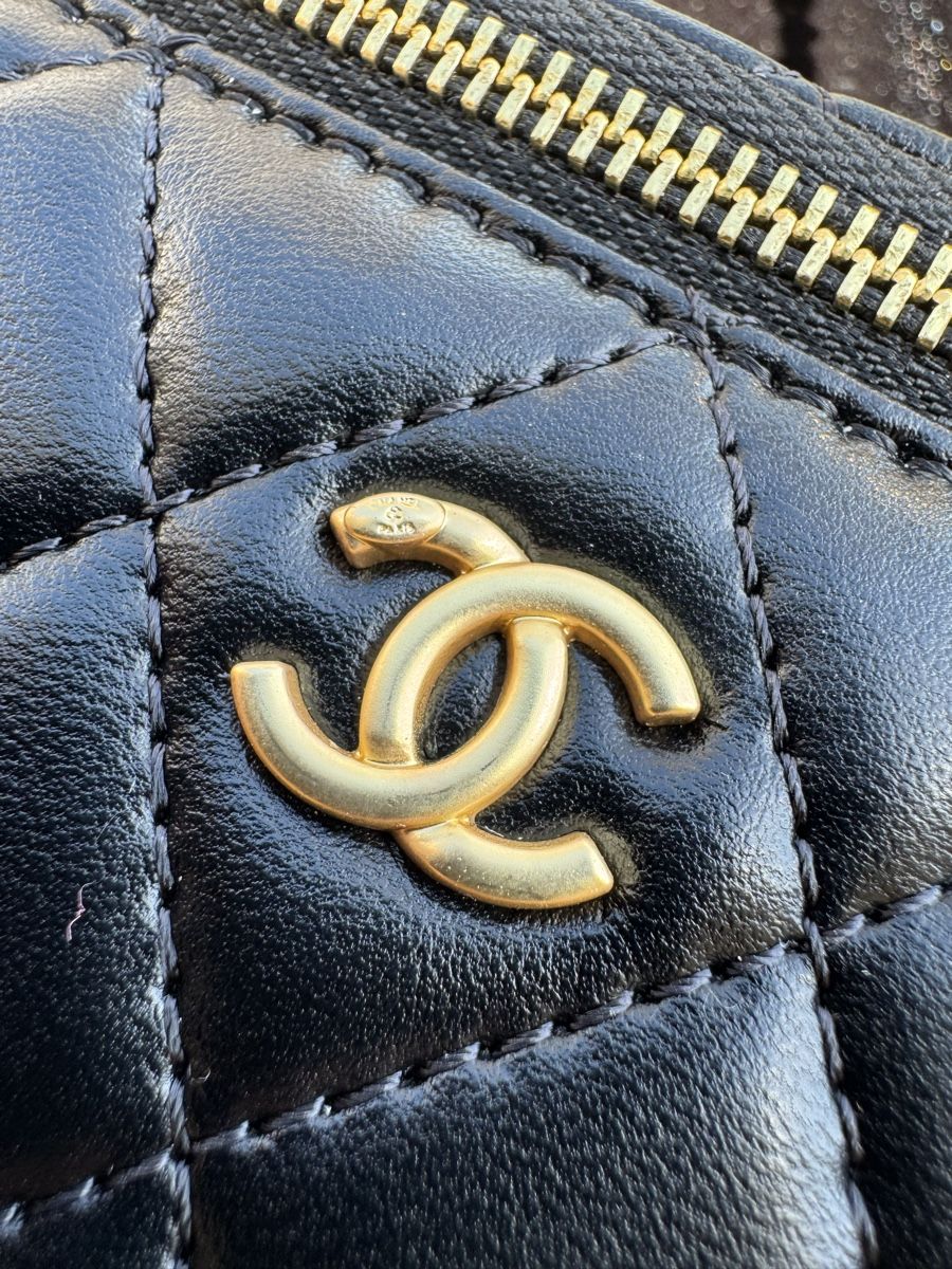 Chanel Taschen für Damen: Sac Chanel Vanity black VIP – Neu und originalverpackt aus Neuchatel von mar_9blm 6
