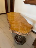 Tavolino antico marmo intarsiato con base legno decorata