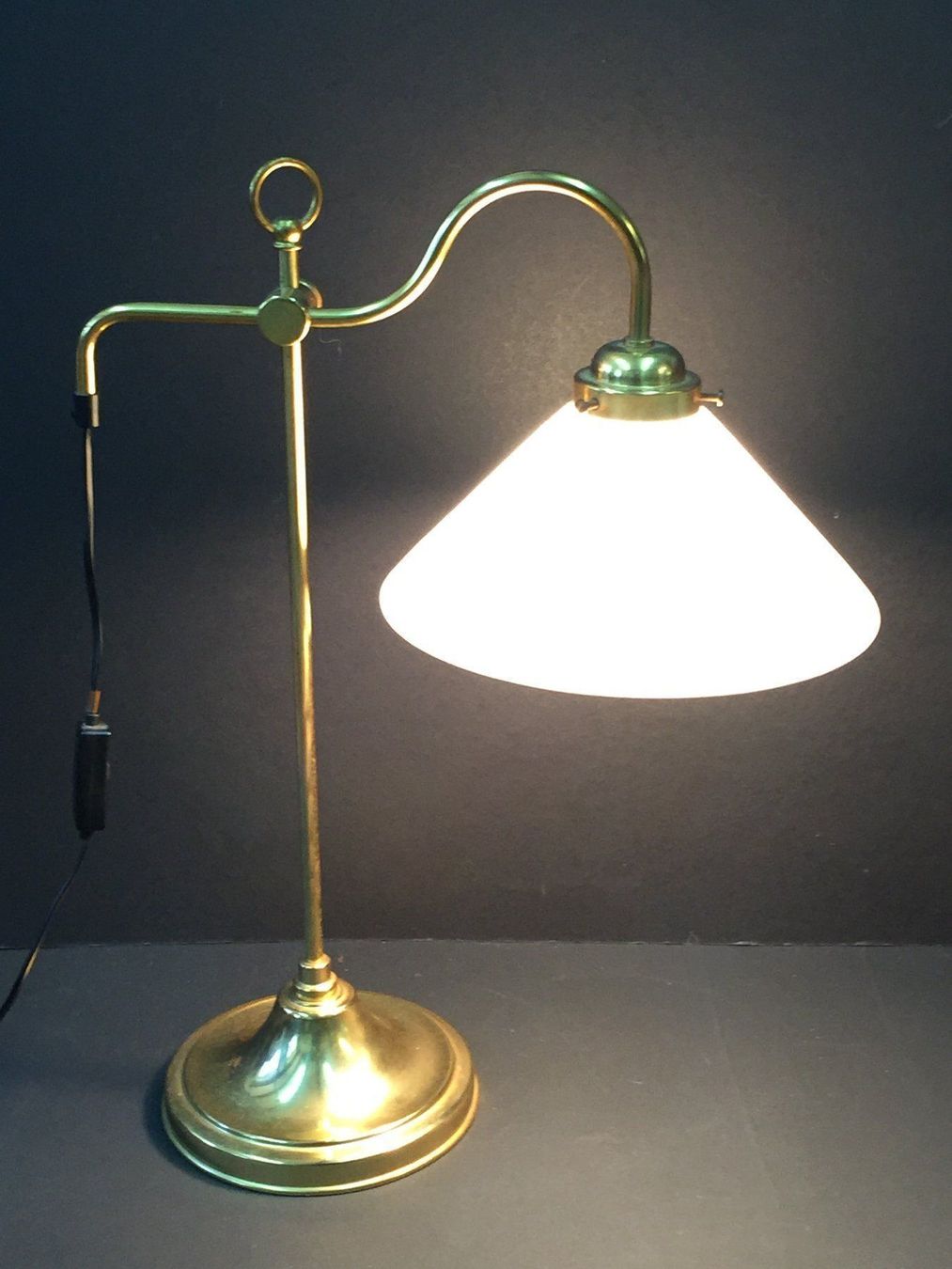 Lampade: Art Deco Lampe mit Opalinglas – Usato da Schaffhausen venduto da vintageville 7