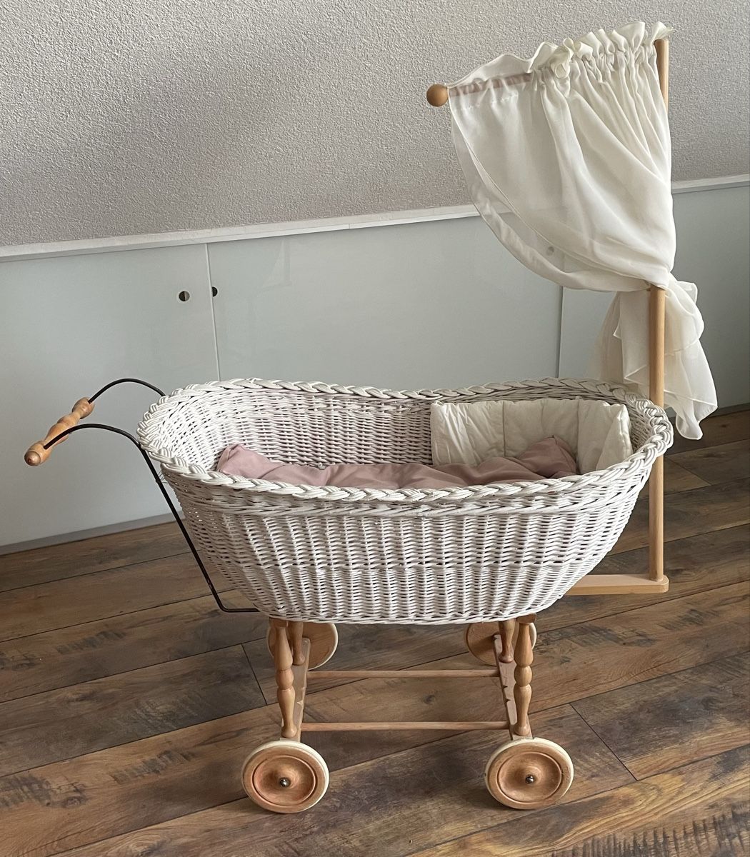 Berceaux: Antiker Stubenwagen – D'occasion à Rekingen AG par MorningJewel