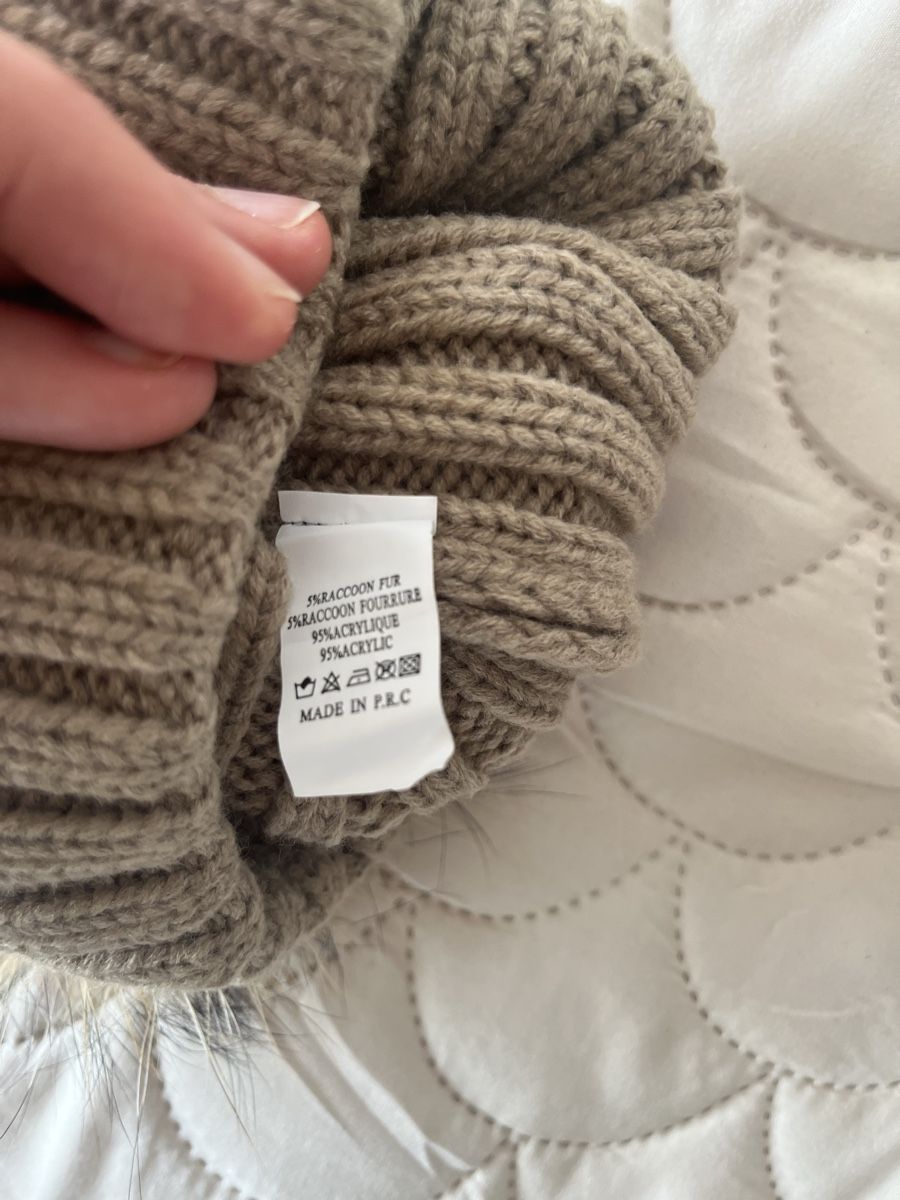 Copricapi, berretti & cappellini: Warme Wintermuetze mit Echtfellbommel, neu! – Nuovo e nell'imballaggio originale da Wädenswil venduto da Iana32 2