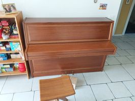 Piano Hoffmann 108 mit Garantie inkl. 2 Stimmungen und Stuhl