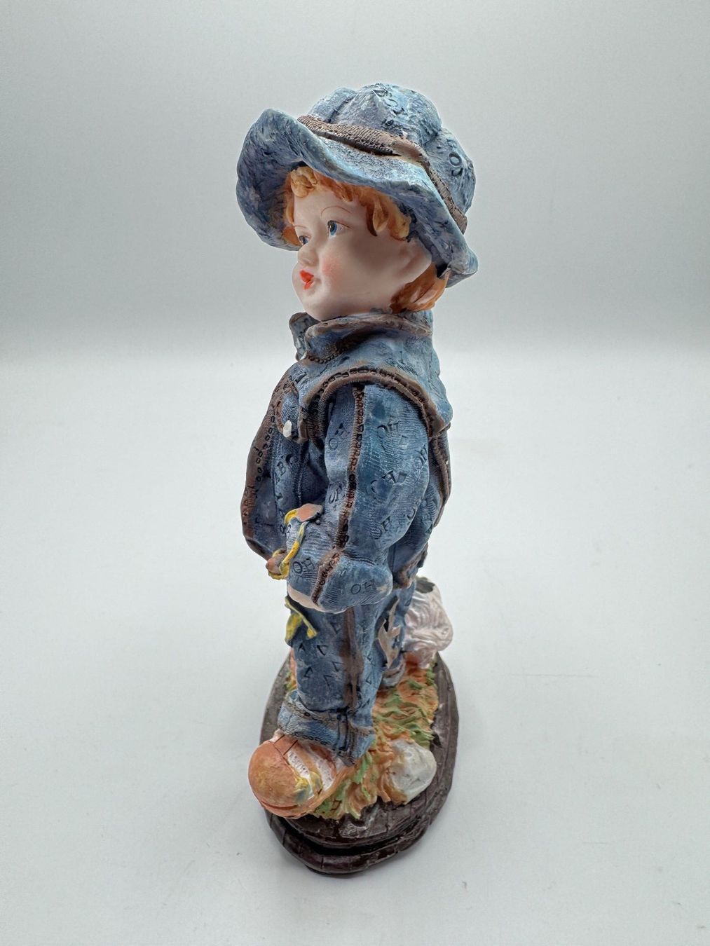 Statuette: Figur Junge mit Steinschleuder und Hund – Usato da Sachseln venduto da BONATI01 1