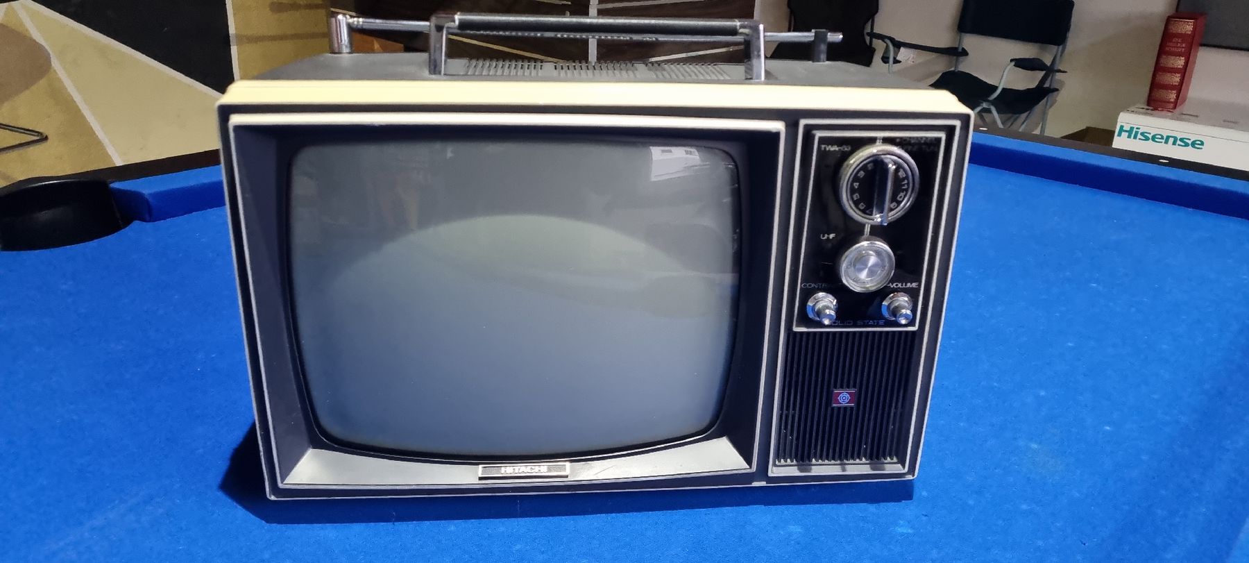 Televisori: Retro Hitachi TWA-63 Transistor-TV, tragbar – Usato da Moosseedorf venduto da dfe_s5hz