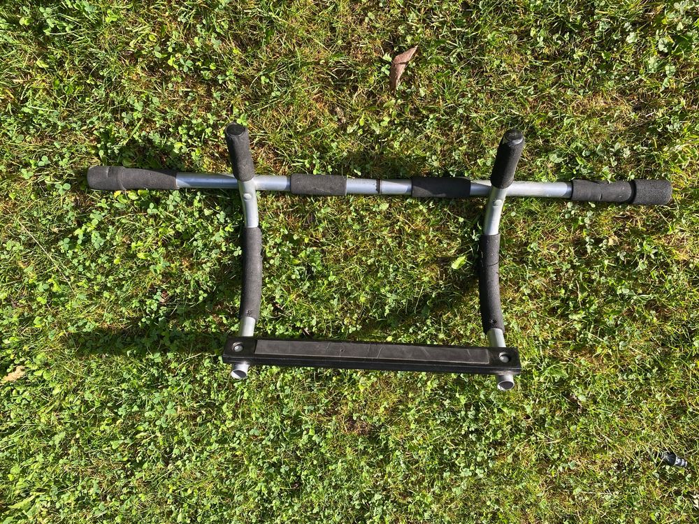 Pull up bar to hang on door frame Kaufen auf Ricardo
