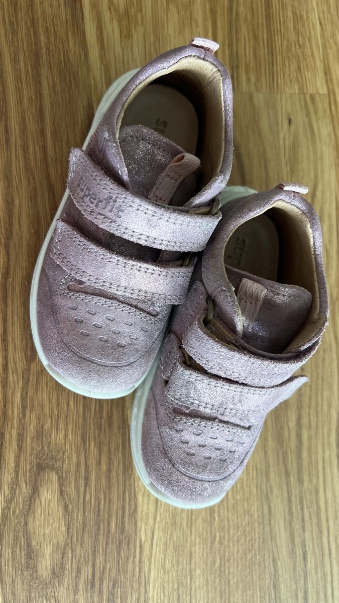 Superfit Chaussures filles: Mädchenschuhe rosa Grösse 22 – D'occasion à Müllheim Dorf par zuzmicko 1