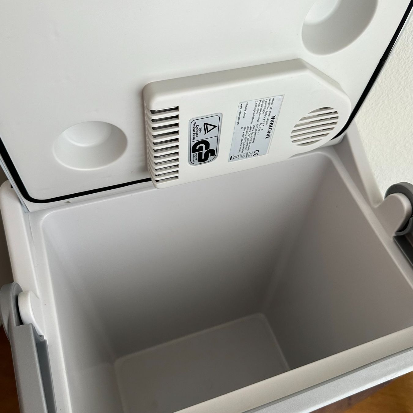 Mobicool Kühlschränke & Kühlen: Mobicool Kühlbox Model TC-11HC-12/230 – Gebraucht aus Luzern von fairflip 3