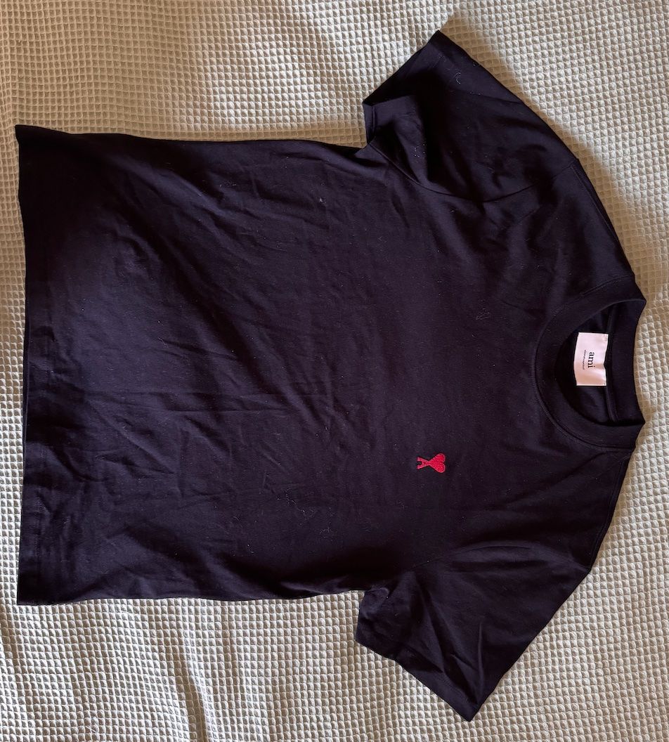 T-shirt: AMI PARIS M t-shirt – Usato da Zürich venduto da mat_n78x