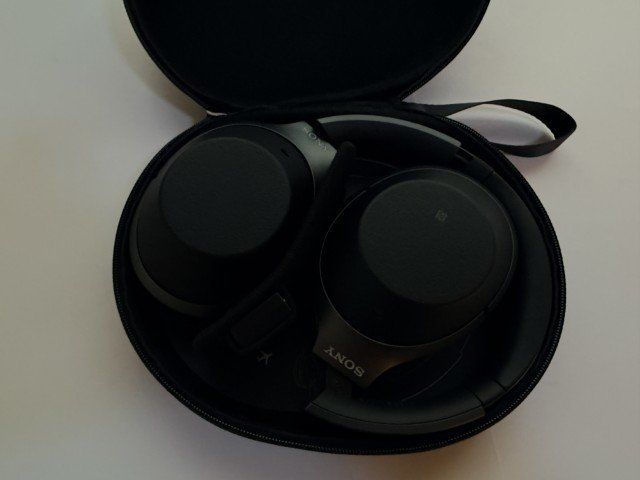 Sony Cuffie: Sony WH-1000XM2 Kabelloser High-Resolution Kopfhörer – Usato da Hilterfingen venduto da Tomz 3