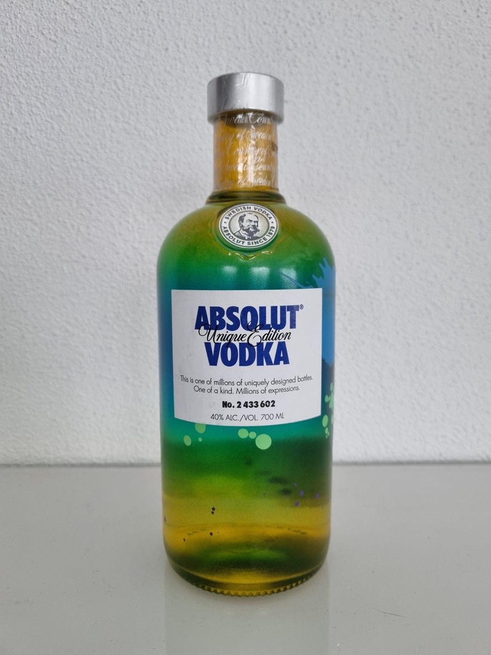 Absolut Vodka Bevande alcoliche: Absolut Vodka Unique Edition, Limited Edition – Nuovo e nell'imballaggio originale da St. Erhard venduto da Saskia0