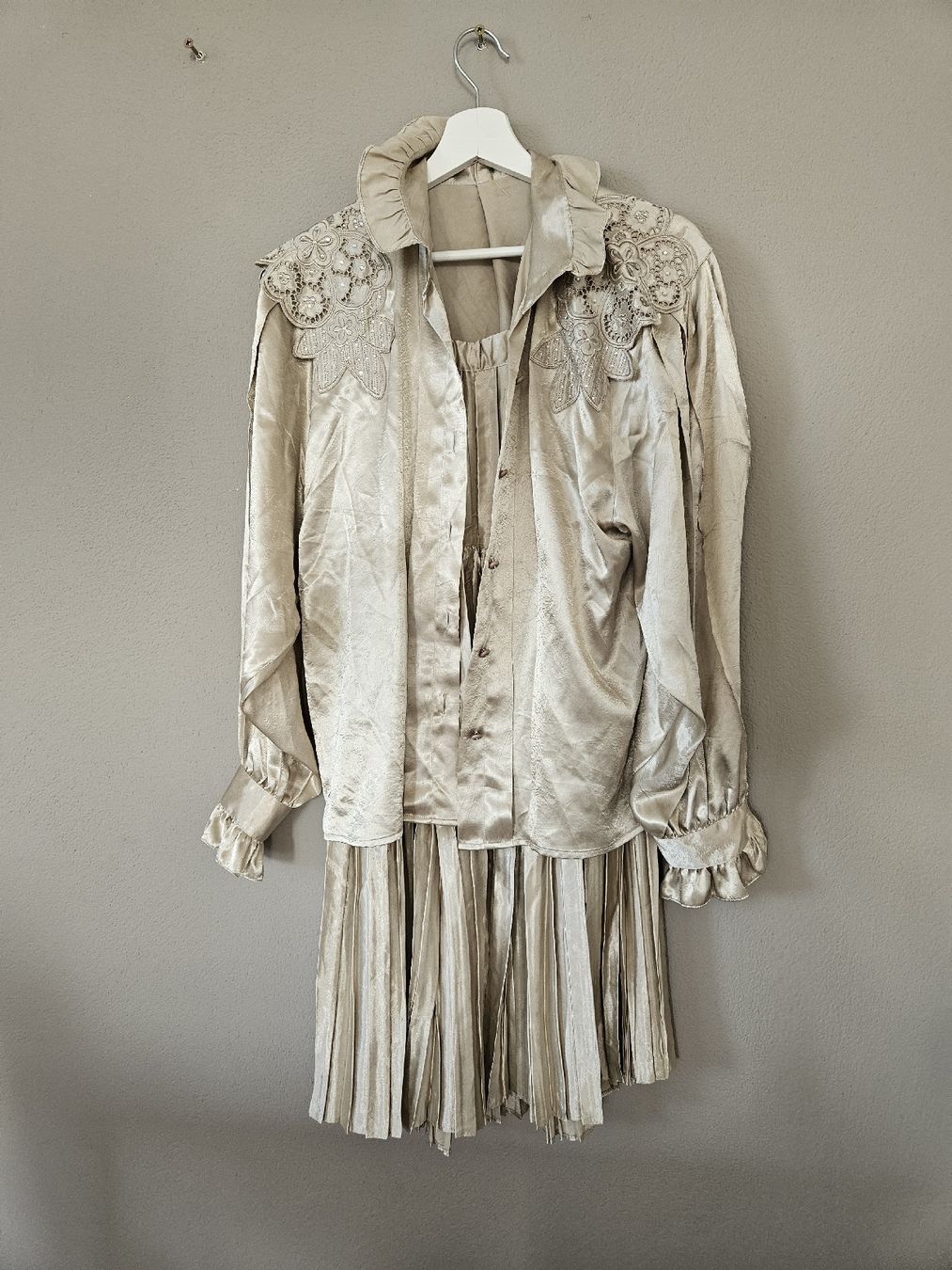 Costumi: Elegantes Satin-Deuxpiece cris.devi  – Usato da Eschenbach SG venduto da MarThu