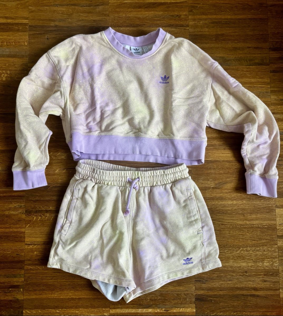 Adidas Lotti & Set di vestiti: Adidas Outfit Pullover & Shorts (grösse S) – Nuovo (secondo la descrizione) da Zürich venduto da nowaistplease