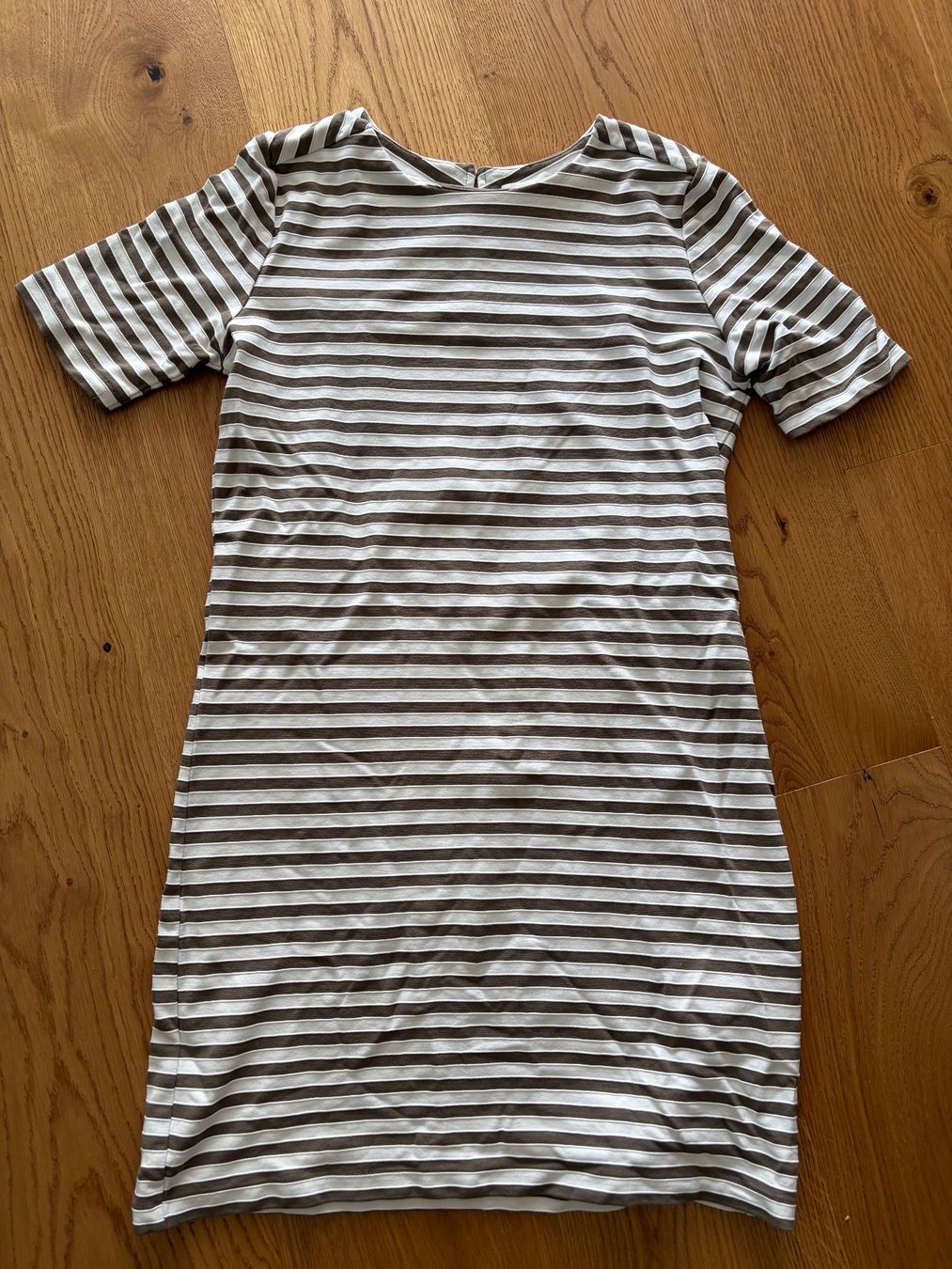 S.Oliver Kleider: S.OLIVER  KLEID gestreift beige olive 34 – Gebraucht aus Wattwil von jopara