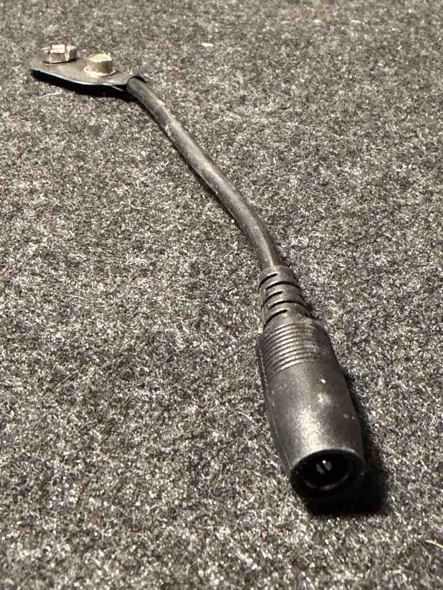 Musikinstrumente: Câble adaptateur pile 9V / DC – Gebraucht aus fey von Caductilometre 1