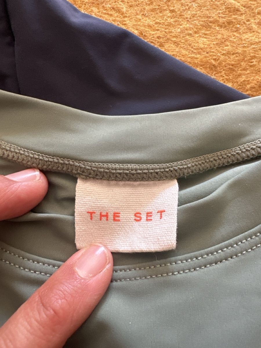Kleiderpakete: Uni Badeshirts size 8 – Gebraucht aus Biberstein von Anka01 1
