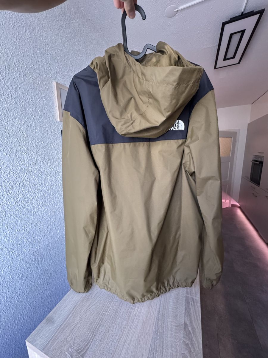 North Face Giacche: The North Face Herren WindJacke, Grösse L – Usato da Basel venduto da dom_wy8b 4