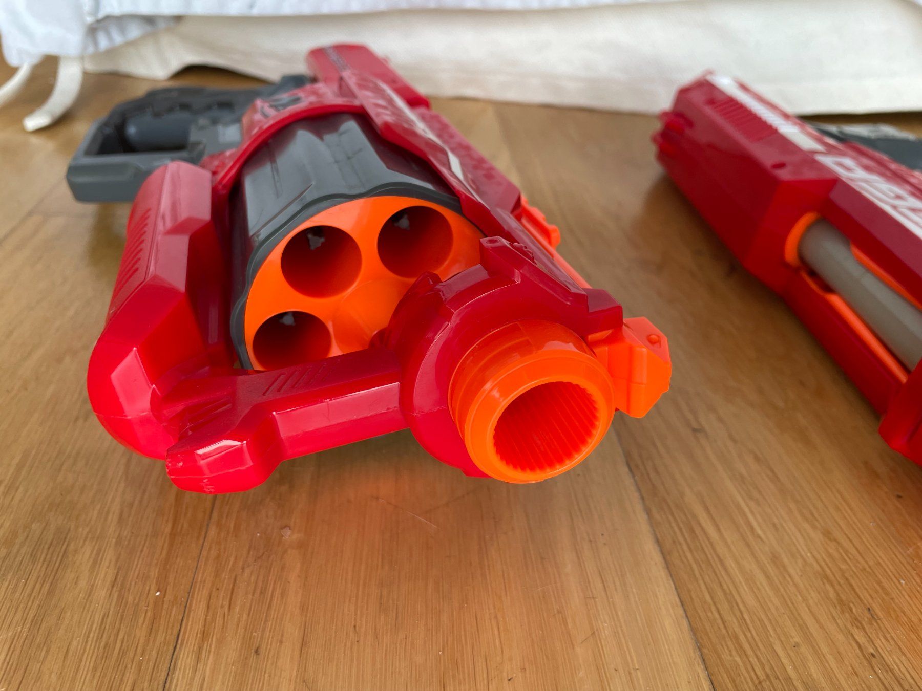 Nerf Giocattoli: Deux pistolets Nerf - Magnus et Cyclone Shock – Usato da Petit Lancy venduto da gil_hr6v 3