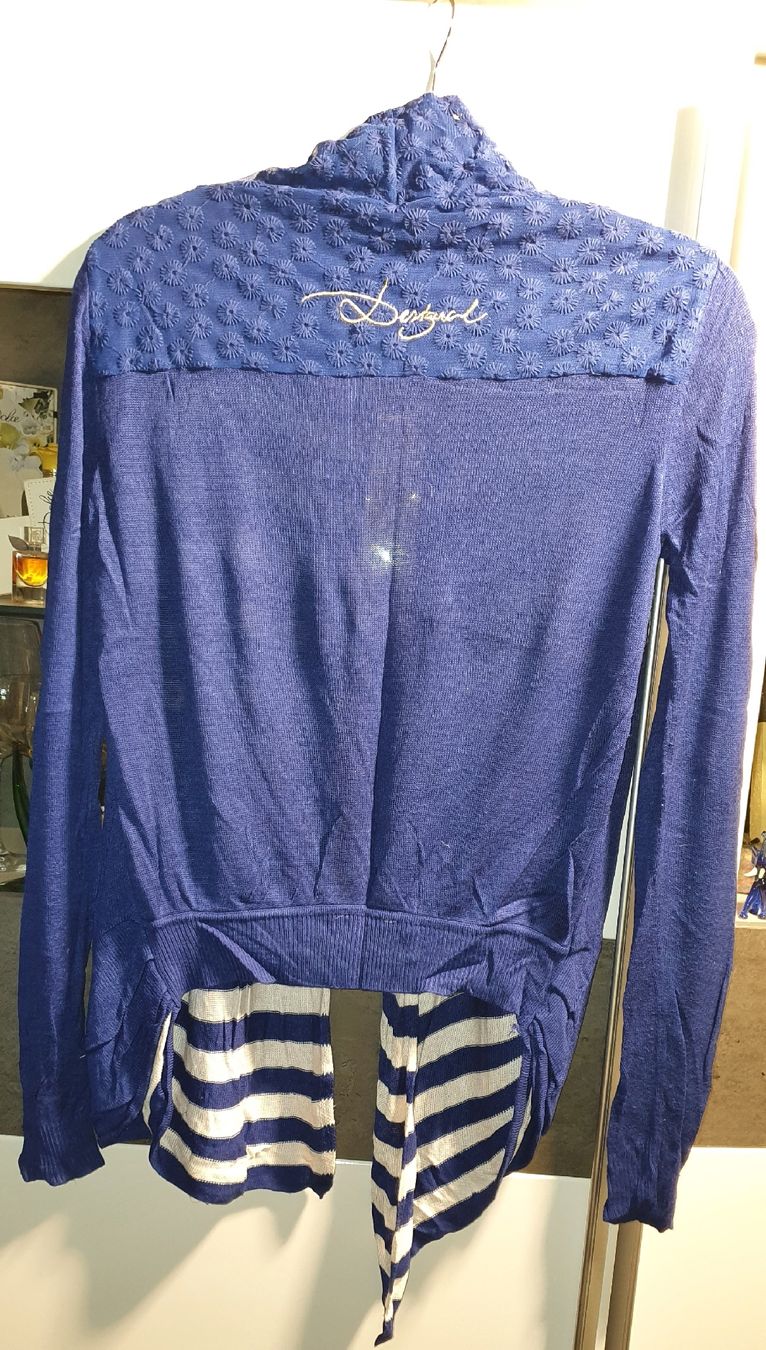 Desigual Jacken: Desigual Strickjacke – Gebraucht aus Naters von trallala70 1