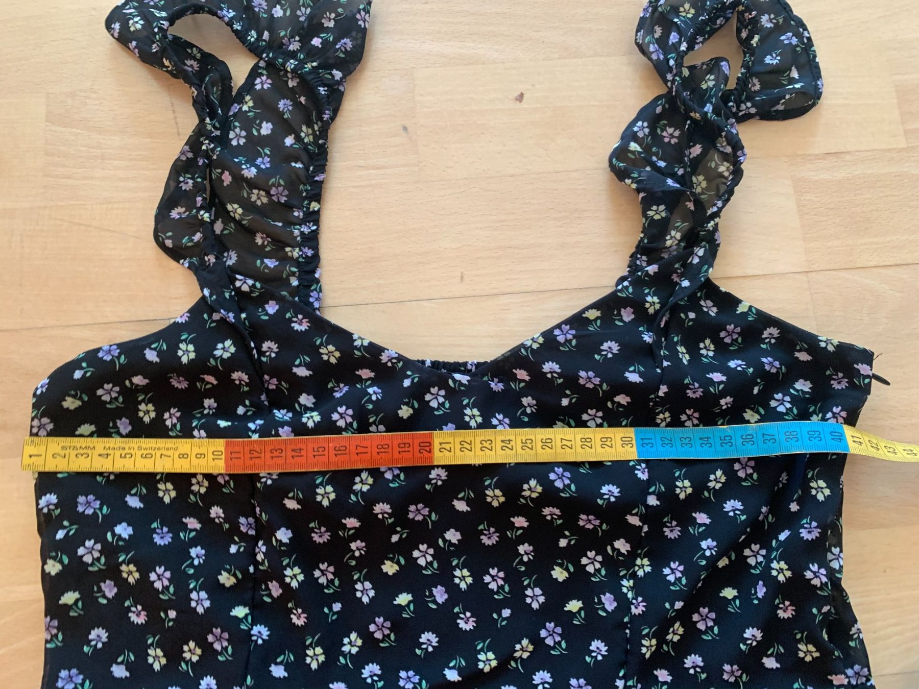 H&M Vestiti: H&M Damen Kleid, Gr. M, Schwarz – Usato da Worb venduto da farben20zauber 7