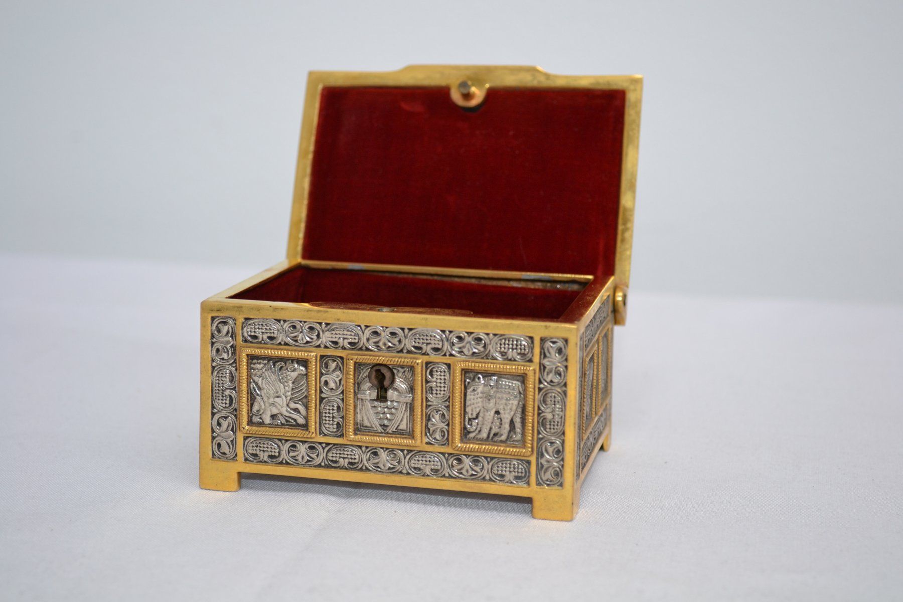 Cassapanche: gold/silberne Schmuck-Schatulle mit Schlüssel – Usato da Winterthur venduto da BK-Brocki_Winterthur