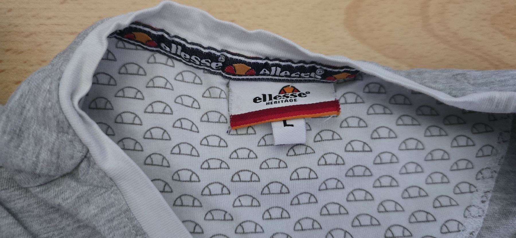 Lotti di vestiti: 2T-Shirts Gr.M,L – Usato da Oberbipp venduto da Meaw13 1