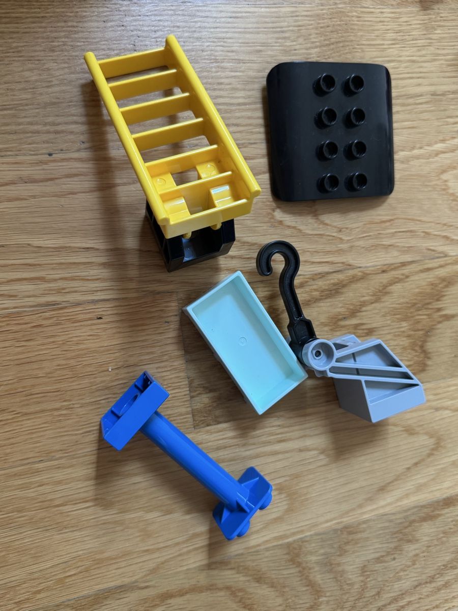 Lego Jouets: 8 Duplo Figuren und 2 Tiere plus Einzelteile  – D'occasion à Zürich par wtpooh 4