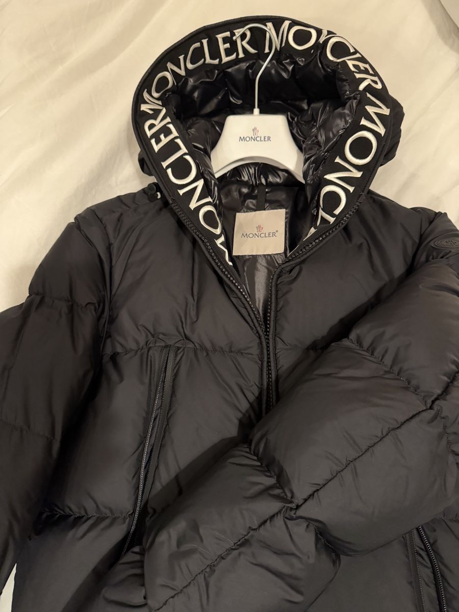 Moncler Jacken: Moncler Black Down Puffer Jacket - Size 2 Medium – Neu (gemäss Beschreibung) aus Olten von Junijun2018 1