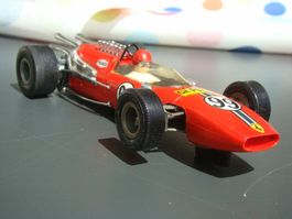 Fleischmann Ferrari F1 12 Zylinder rot selten und schön 1:32