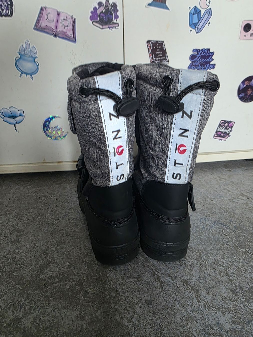 Stonz Scarpe per ragazzi: Stonz Schneeboots 13 – Nuovo (secondo la descrizione) da Ebikon venduto da TessStoran 1