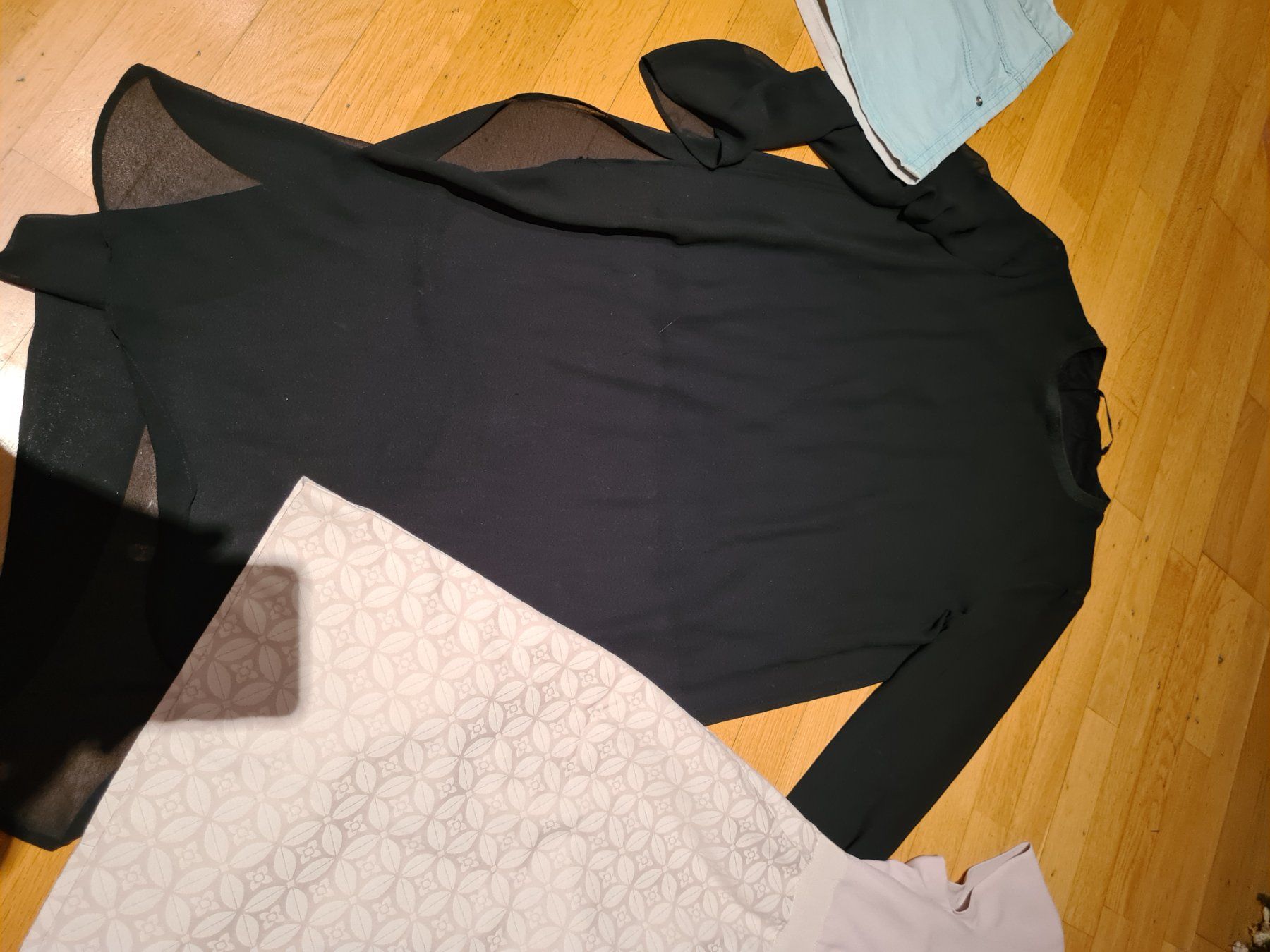 Kleiderpakete: 2 coole Kleider und 2 colle Shorts gr.38/M – Gebraucht aus Ferden von jemyce 2