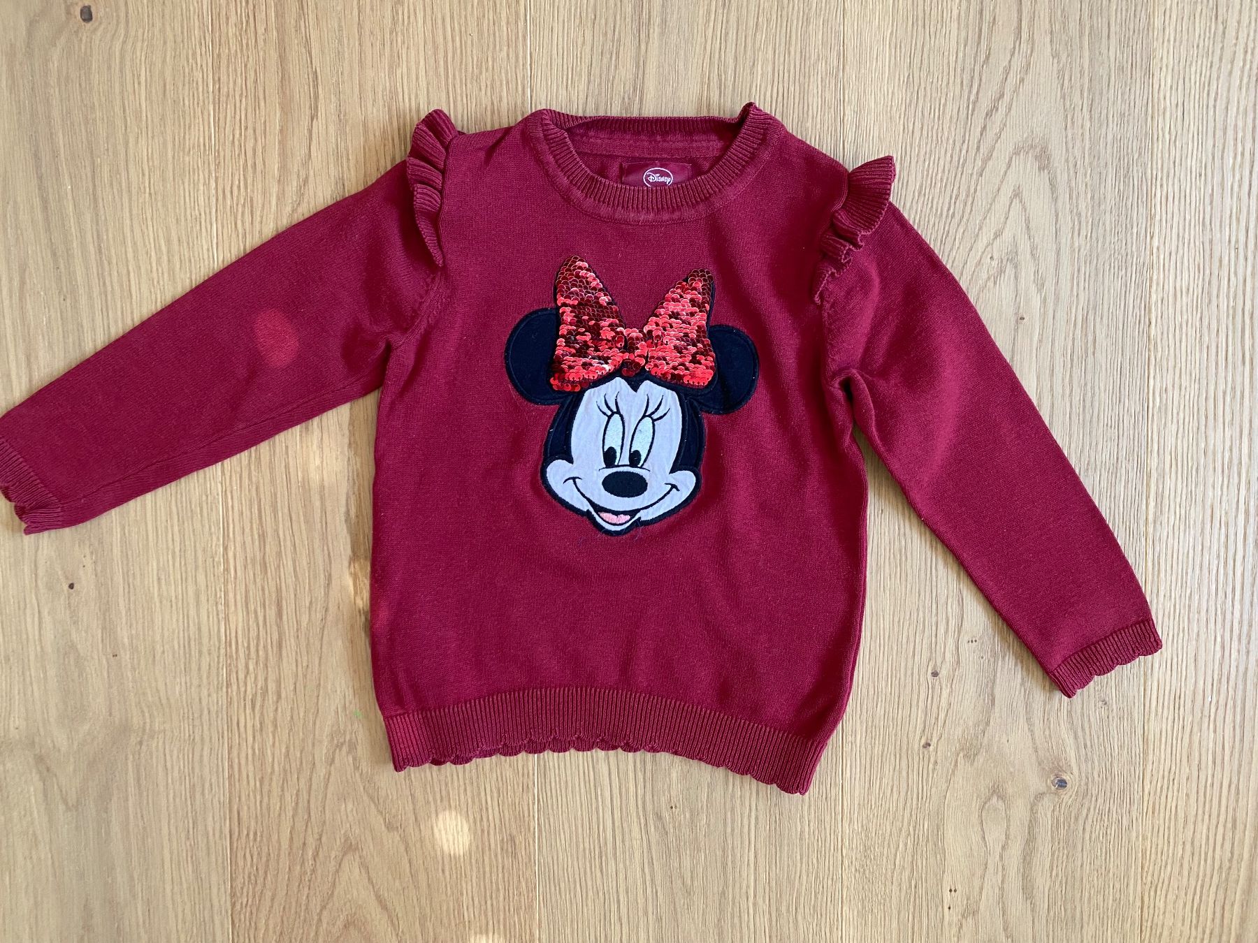Pullover & Sweatshirts: Herziger Disney Minnie Pullover mit Pailletten Gr 104 – Gebraucht aus Trachslau von RetoM1982
