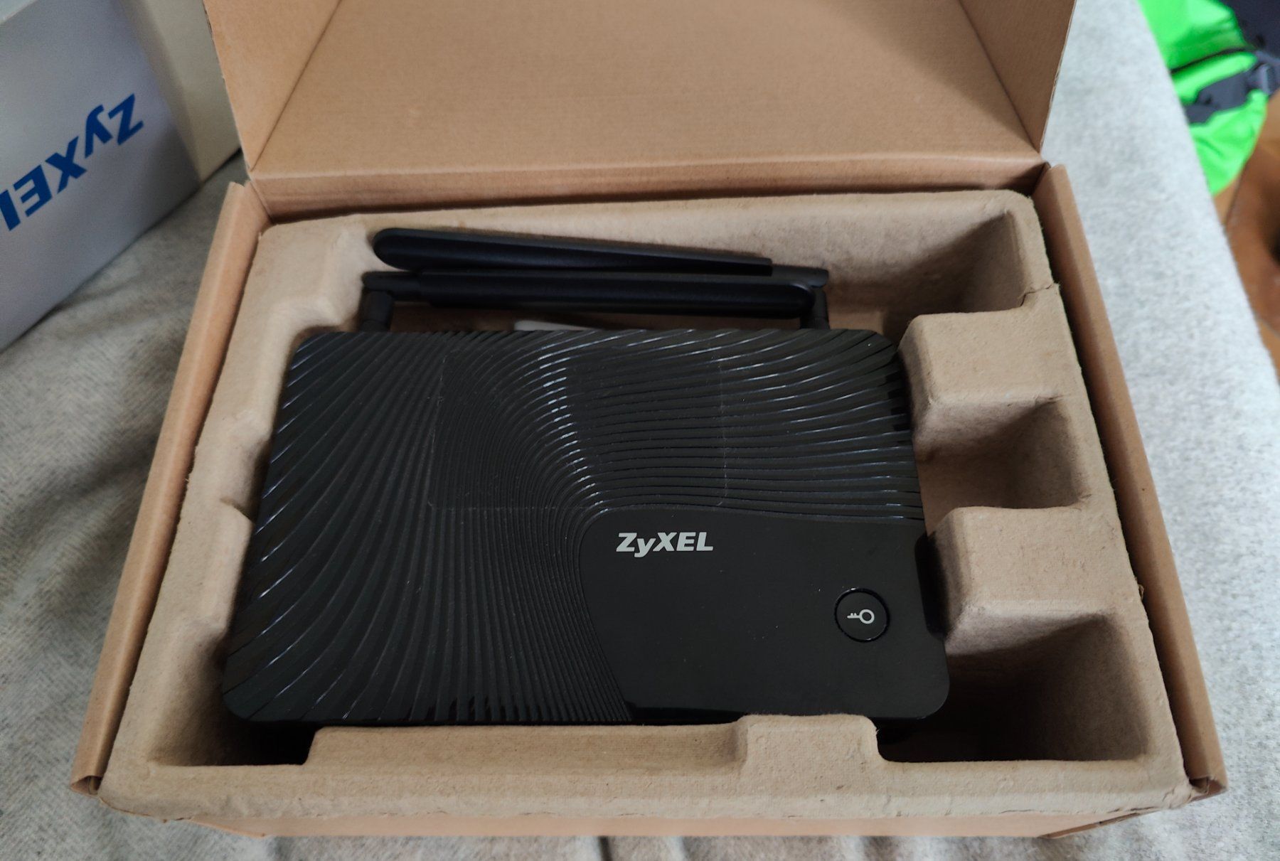 Zyxel Modems & Router: LTE Indoor Router, ZyXEL – Gebraucht aus Ebikon von  5