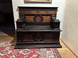 Banc ancien en bois avec coffre - Antikes Bank mit Stauraum