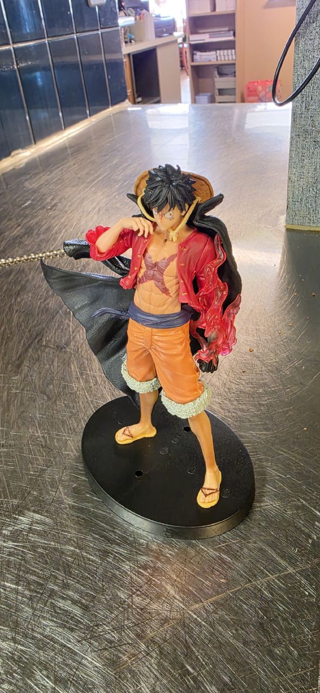 Statuette: Statuetta One Piece Monkey D Luffy plastica buono stato – Nuovo (secondo la descrizione) da Willisau venduto da max_k5fl 1