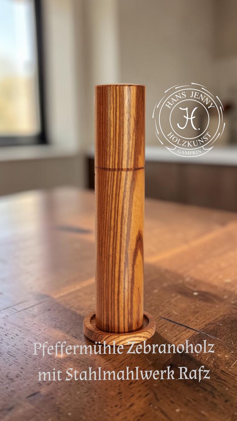 Appareils de cuisine: Pfeffermühle – Neuf avec emballage d'origine à Gamprin par Holzkunst.